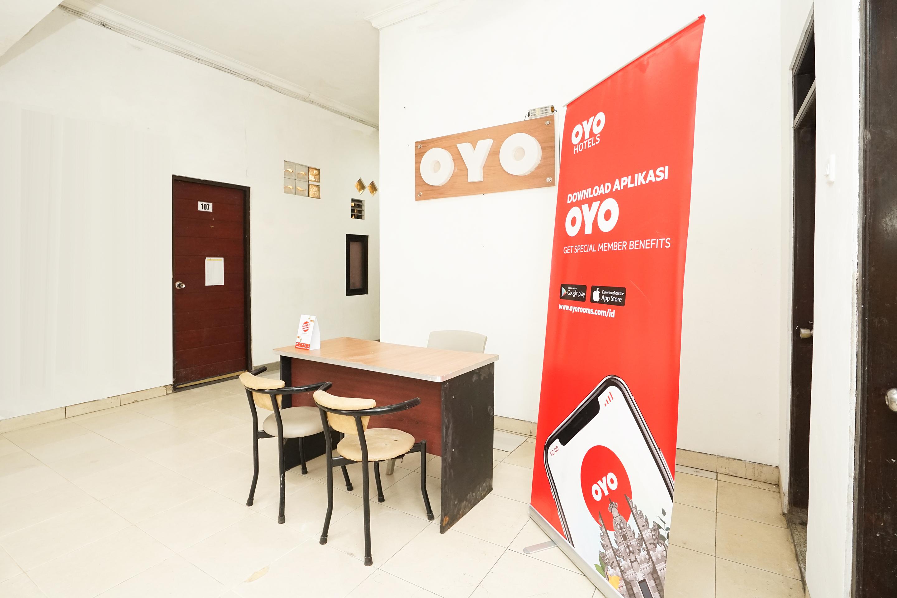 Vaccinated Staff - Oyo 658 Alibaba Residence Surabaya Exterior photo